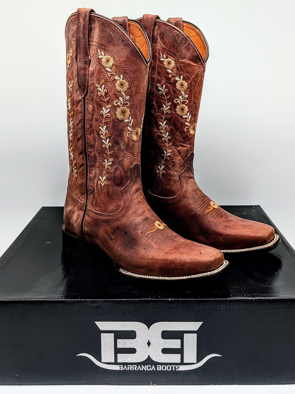 Barranca Boots Women's US 9.5 Brown Floral Embroidered Western Cowboy Boots